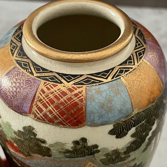 Early 20th C.  Japanese Satsuma Hand-Painted Enamel Multicolor Gilded 6.5" Vase - Picture 8 of 9